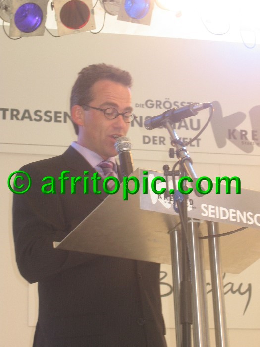 ../Images/Krefeld-Strssenmodenschau-2005 015.jpg